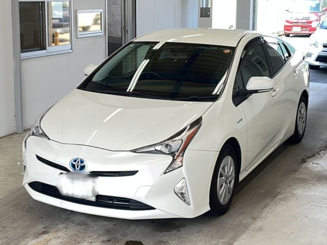 TOYOTA PRIUS — фото