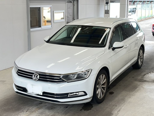 VOLKSWAGEN PASSAT — фото