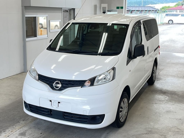 NISSAN NV200 — фото