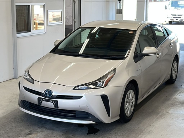 TOYOTA PRIUS — фото