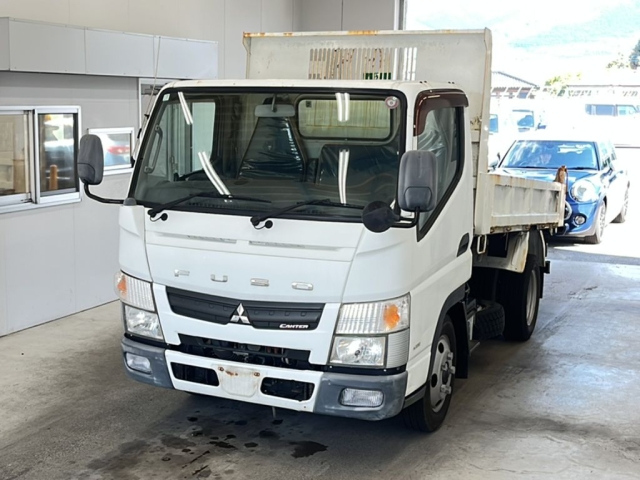 MITSUBISHI CANTER — фото