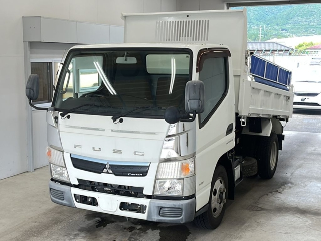 MITSUBISHI CANTER — фото