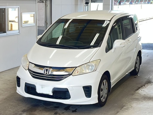 HONDA FREED — фото