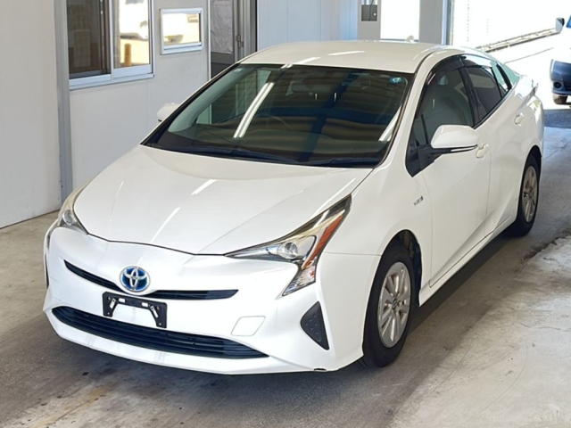 TOYOTA PRIUS — фото