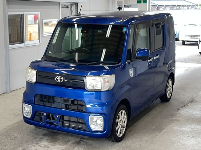 TOYOTA PIXIS MEGA