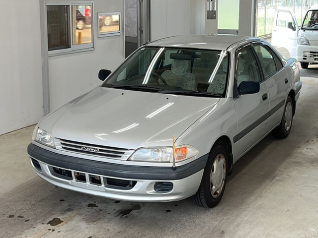 TOYOTA CARINA — фото
