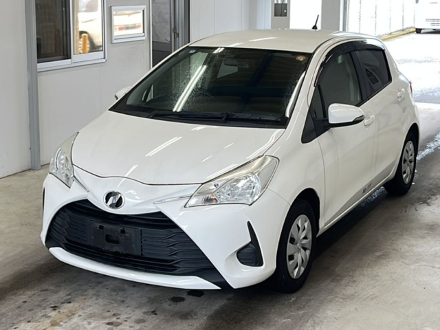 TOYOTA VITZ — фото