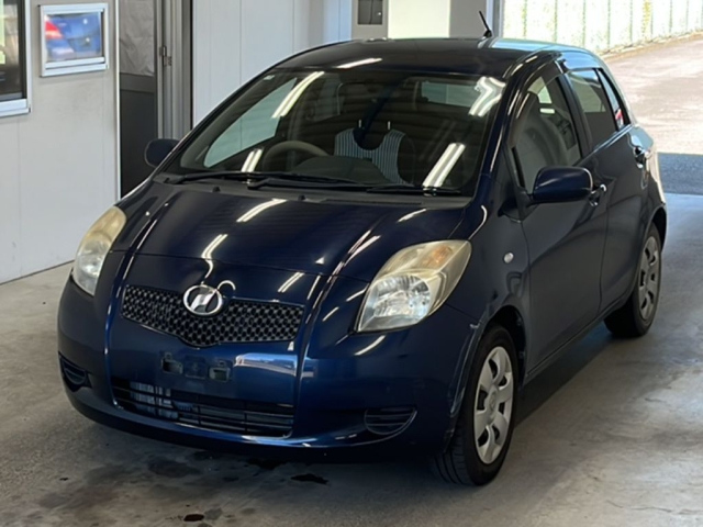 TOYOTA VITZ — фото