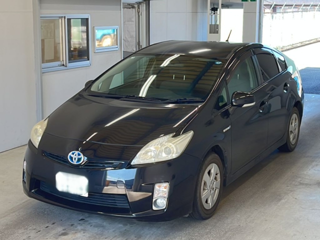 TOYOTA PRIUS — фото