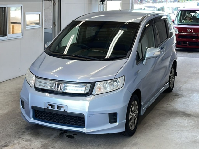 HONDA FREED — фото