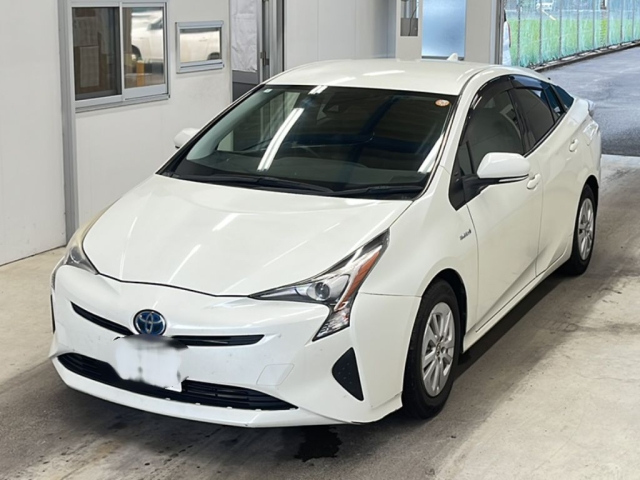 TOYOTA PRIUS — фото