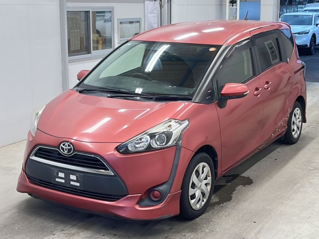 TOYOTA SIENTA — фото