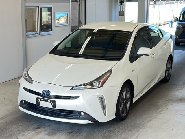 TOYOTA PRIUS — фото