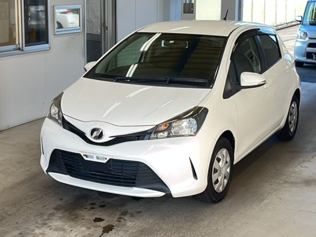 TOYOTA VITZ — фото