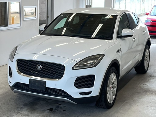 JAGUAR E PACE — фото