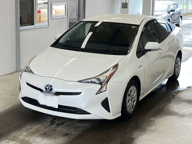 TOYOTA PRIUS — фото