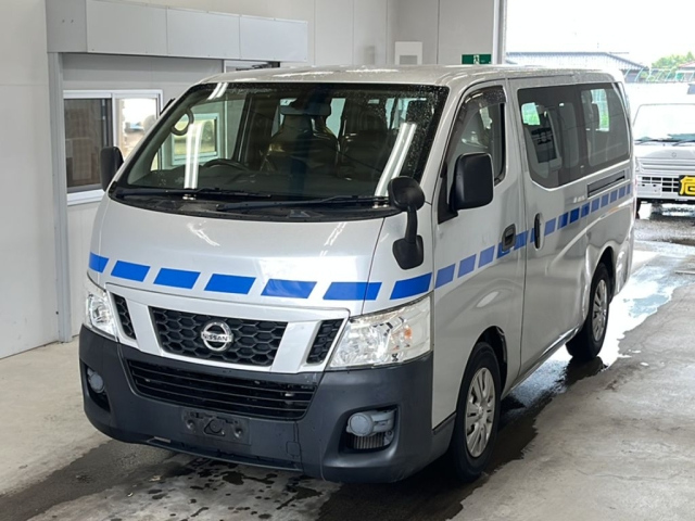 NISSAN CARAVAN — фото