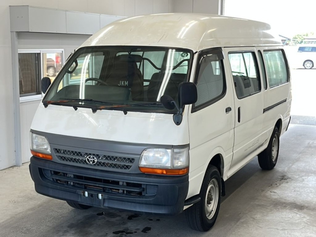 TOYOTA HIACE — фото