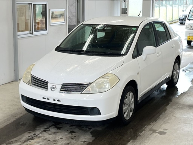 NISSAN TIIDA LATIO