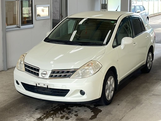NISSAN TIIDA LATIO