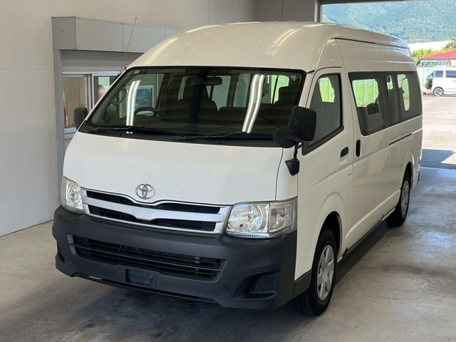 TOYOTA HIACE — фото