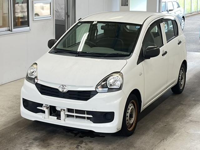 TOYOTA PIXIS — фото