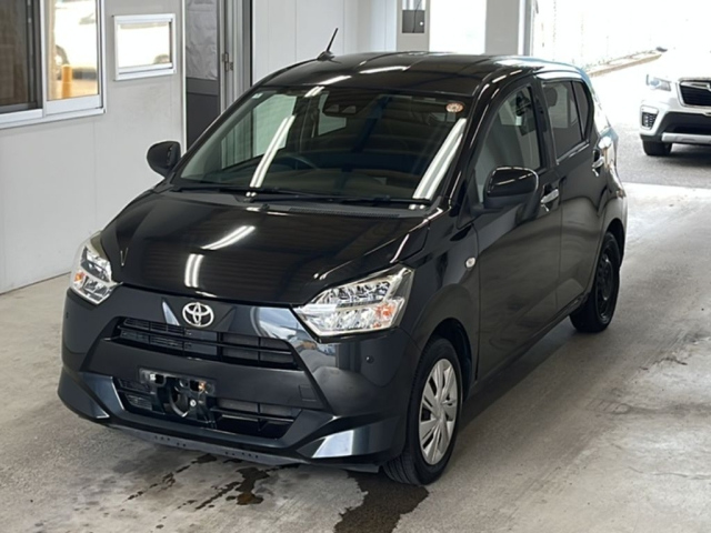 TOYOTA PIXIS — фото