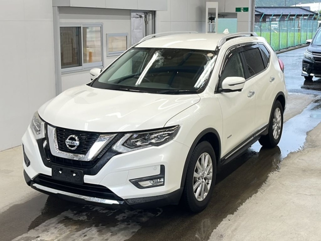 NISSAN X TRAIL — фото