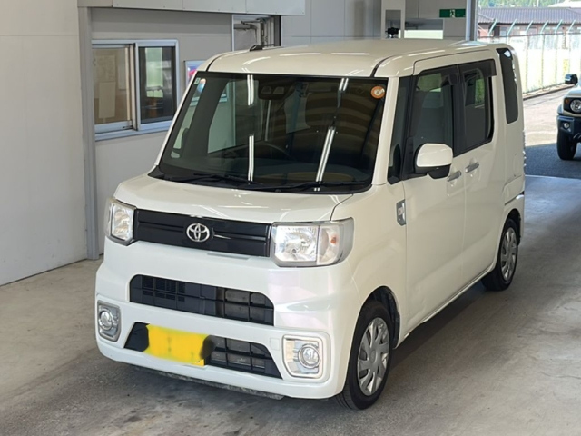 TOYOTA PIXIS — фото
