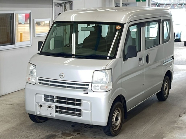 NISSAN CLIPPER — фото