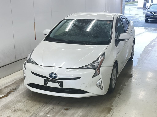 TOYOTA PRIUS — фото