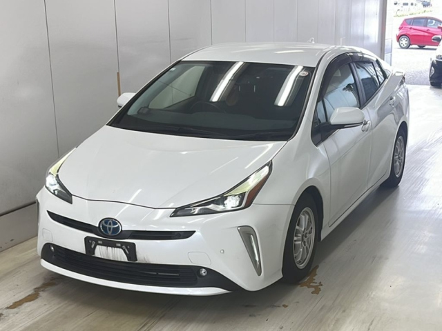 TOYOTA PRIUS — фото