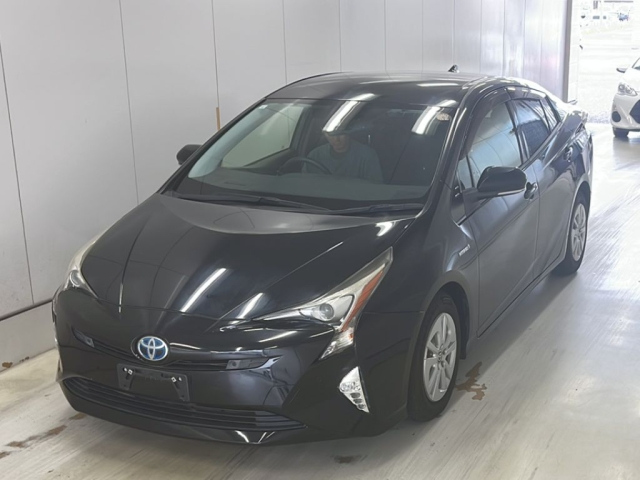 TOYOTA PRIUS — фото