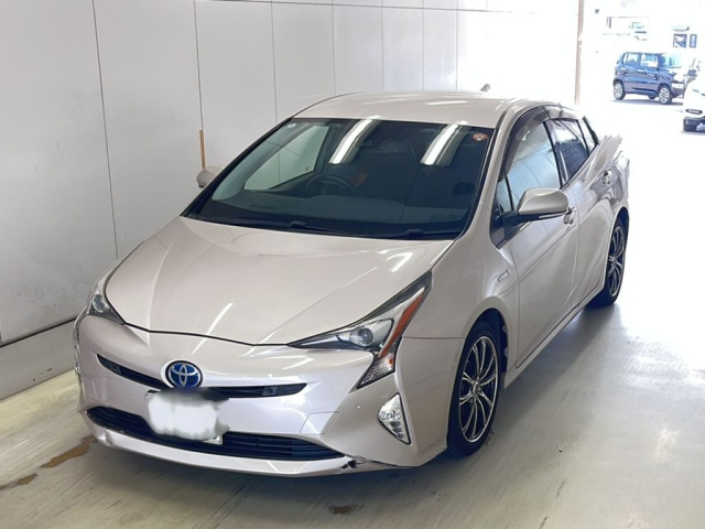 TOYOTA PRIUS — фото