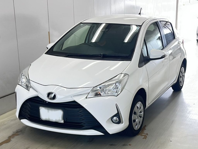 TOYOTA VITZ — фото