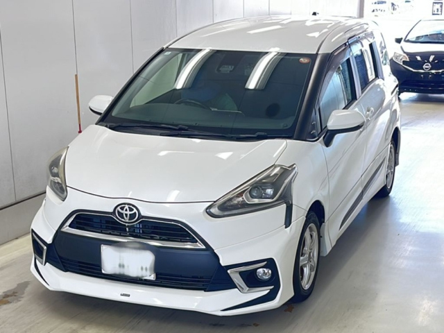 TOYOTA SIENTA — фото