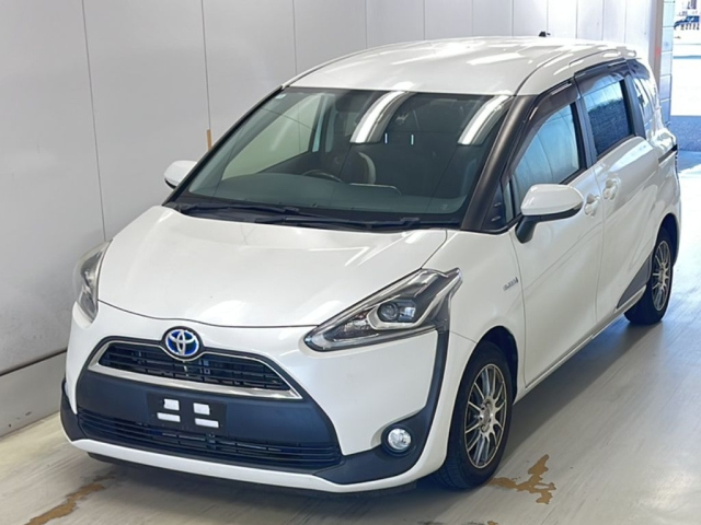 TOYOTA SIENTA — фото