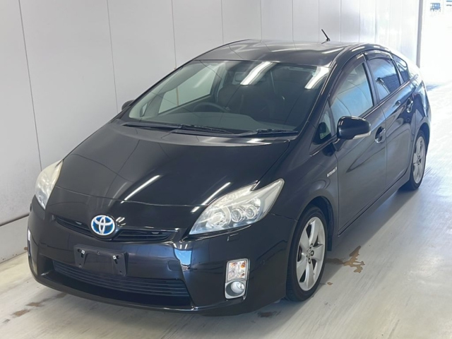 TOYOTA PRIUS — фото