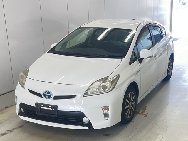 TOYOTA PRIUS — фото