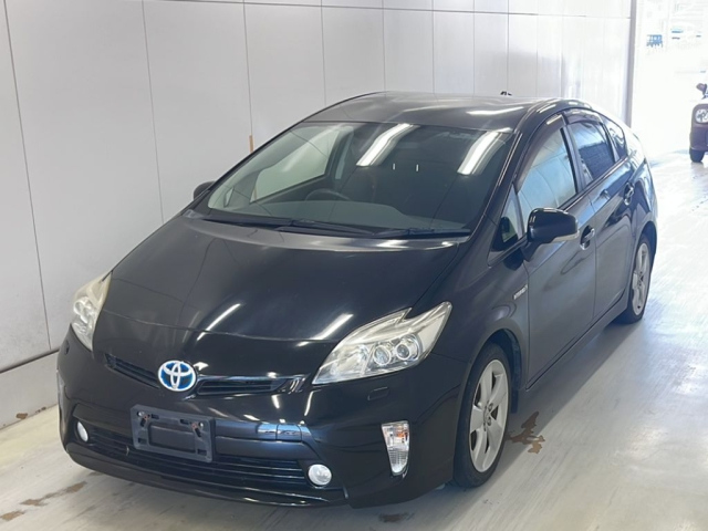 TOYOTA PRIUS — фото
