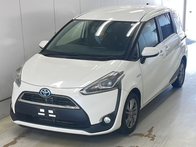 TOYOTA SIENTA — фото