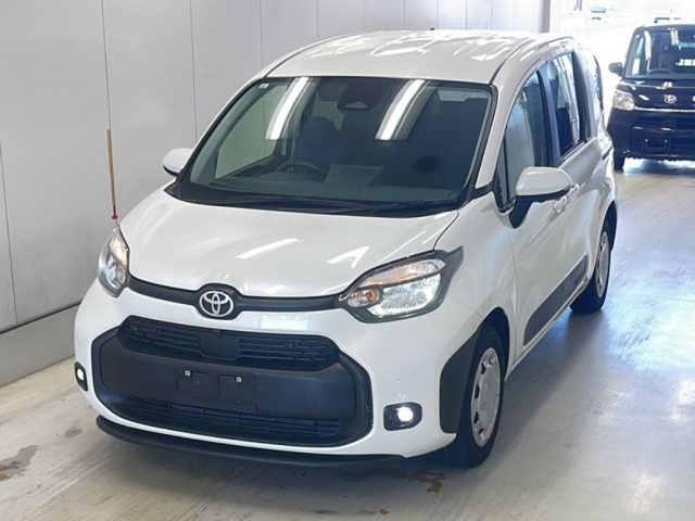 TOYOTA SIENTA — фото