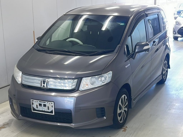 HONDA FREED — фото