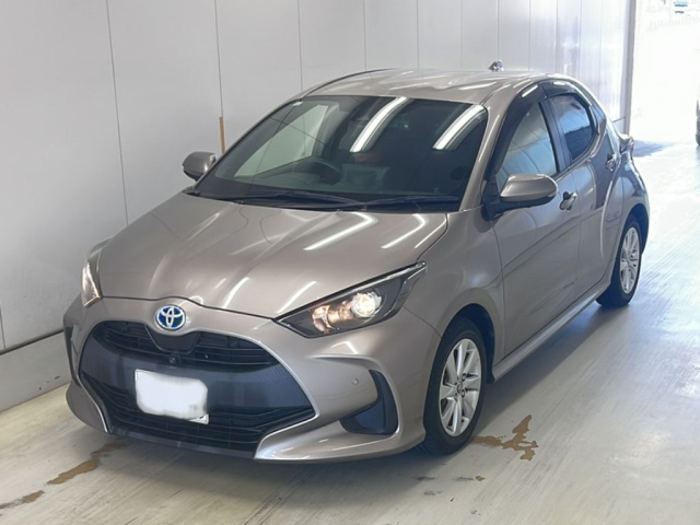 TOYOTA YARIS — фото