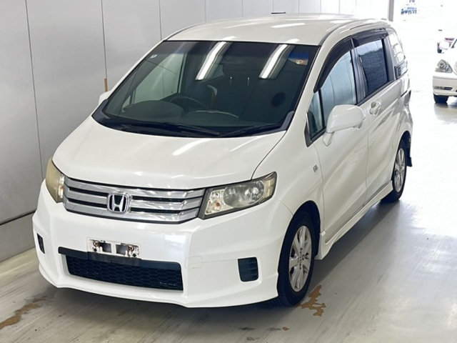 HONDA FREED — фото