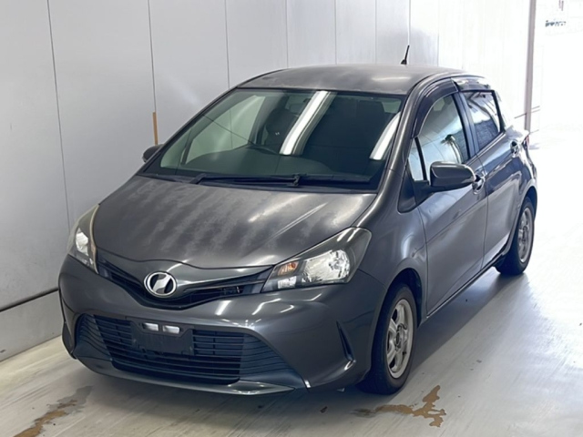 TOYOTA VITZ — фото