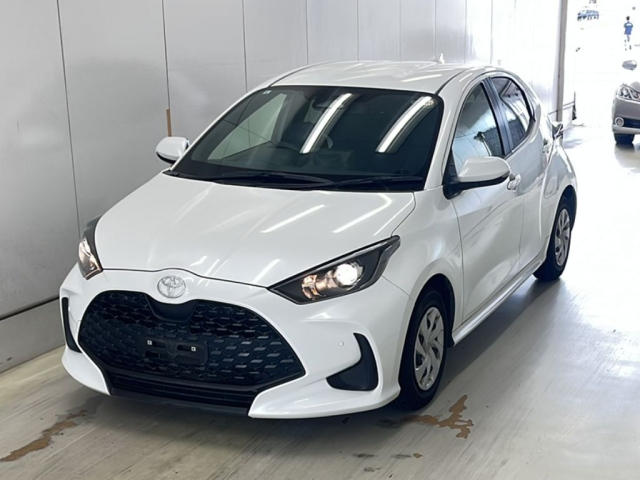 TOYOTA YARIS — фото
