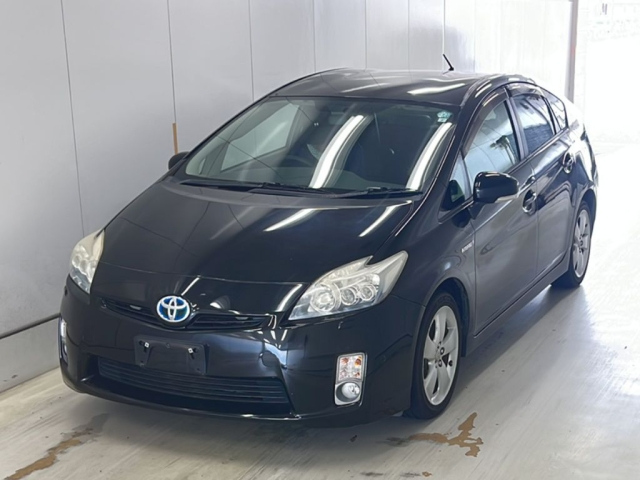 TOYOTA PRIUS — фото