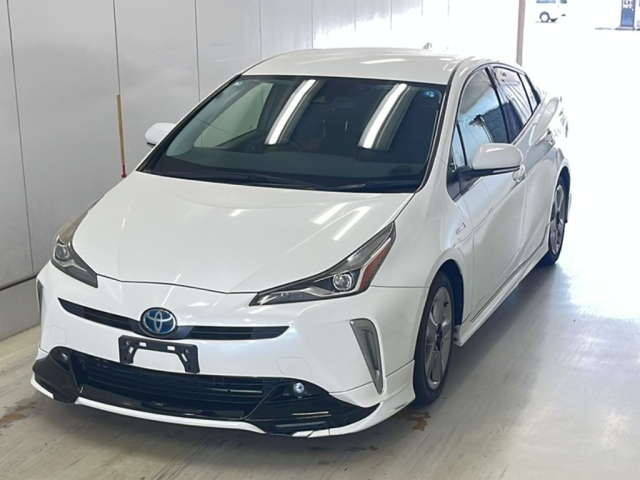 TOYOTA PRIUS — фото
