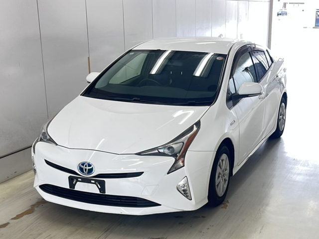 TOYOTA PRIUS — фото